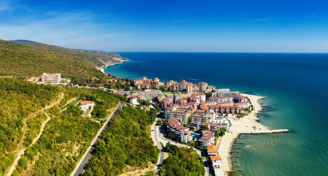 Walk to Elenite – the quiet resort next to the noise of Sunny Beach